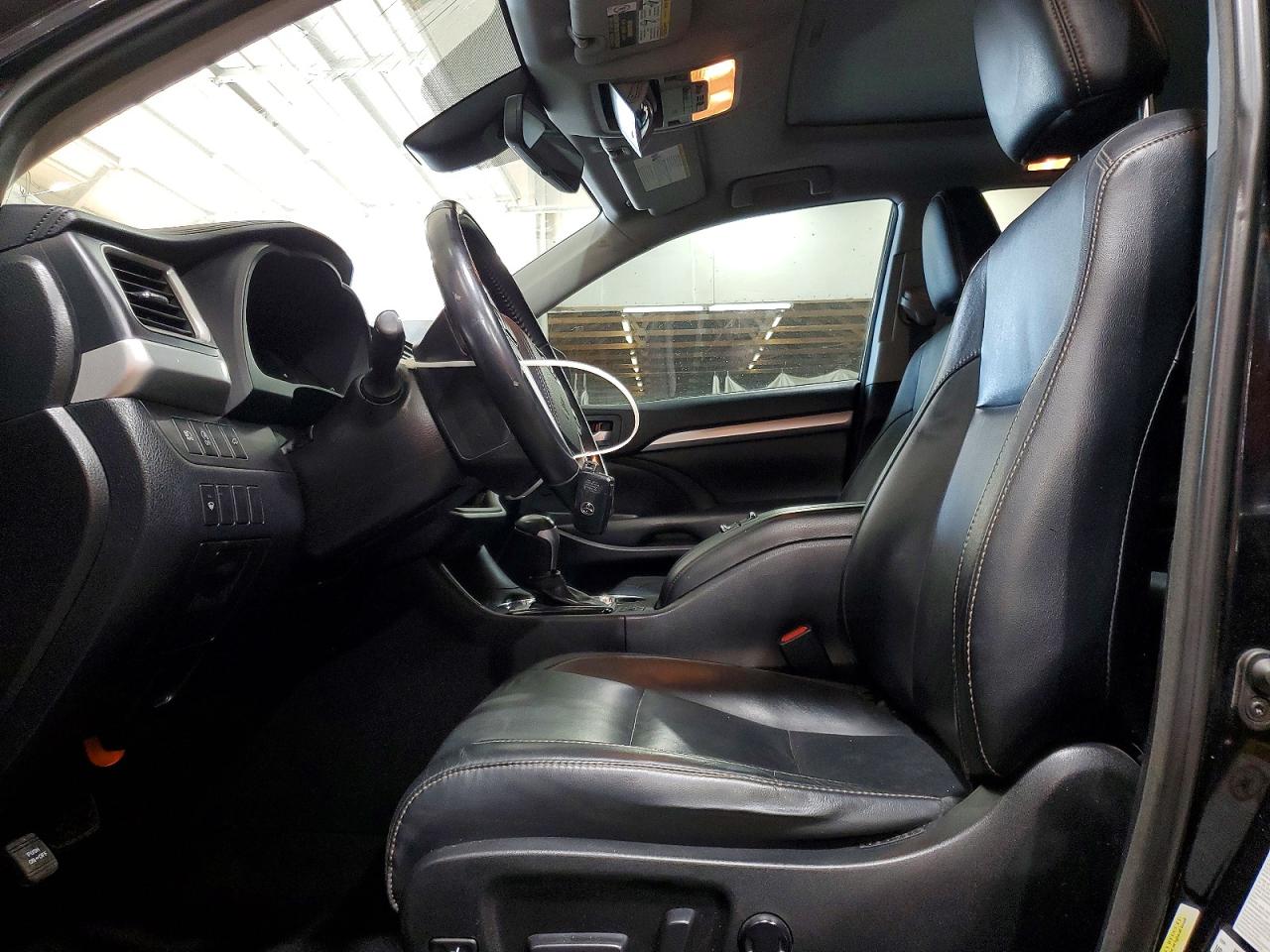 2018 TOYOTA HIGHLANDER XLE photo 13
