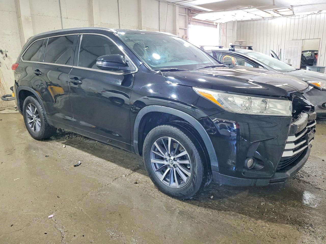 2018 TOYOTA HIGHLANDER XLE photo 7