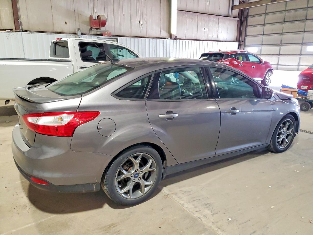 2014 FORD FOCUS SE photo 5