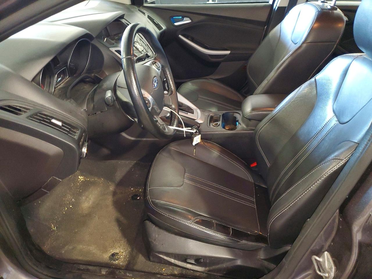 2014 FORD FOCUS SE photo 13
