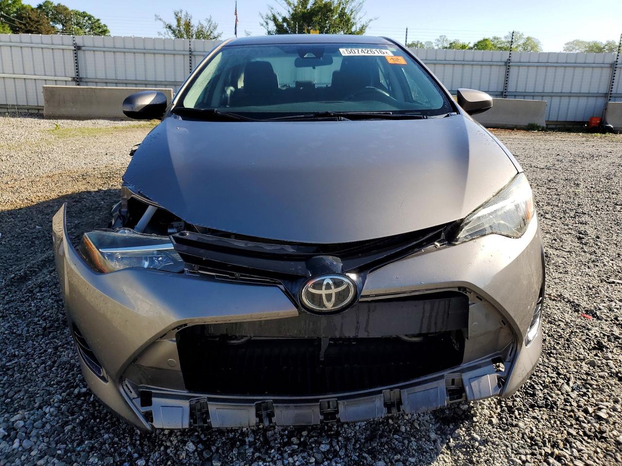 2017 TOYOTA COROLLA LE photo 9