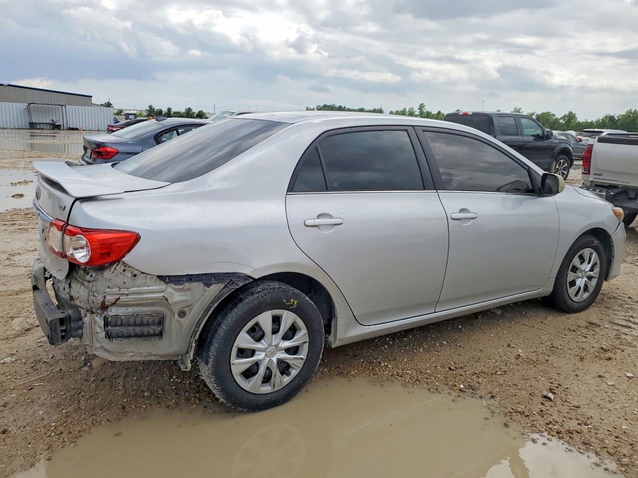 2013 TOYOTA COROLLA LE photo 7