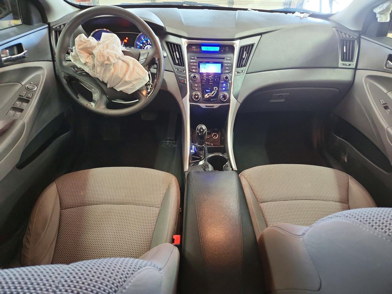 2012 HYUNDAI SONATA GLS photo 22