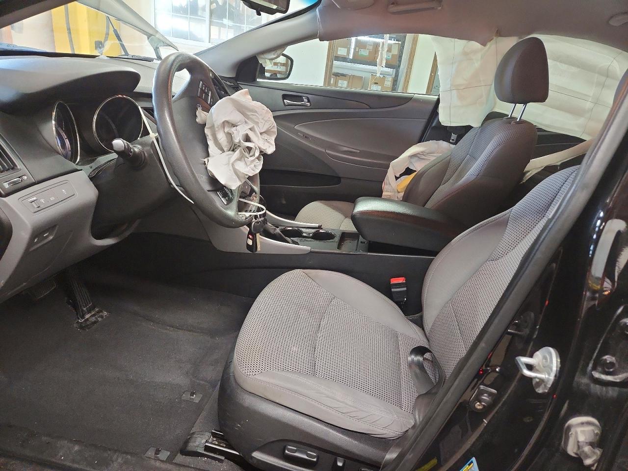 2012 HYUNDAI SONATA GLS photo 19
