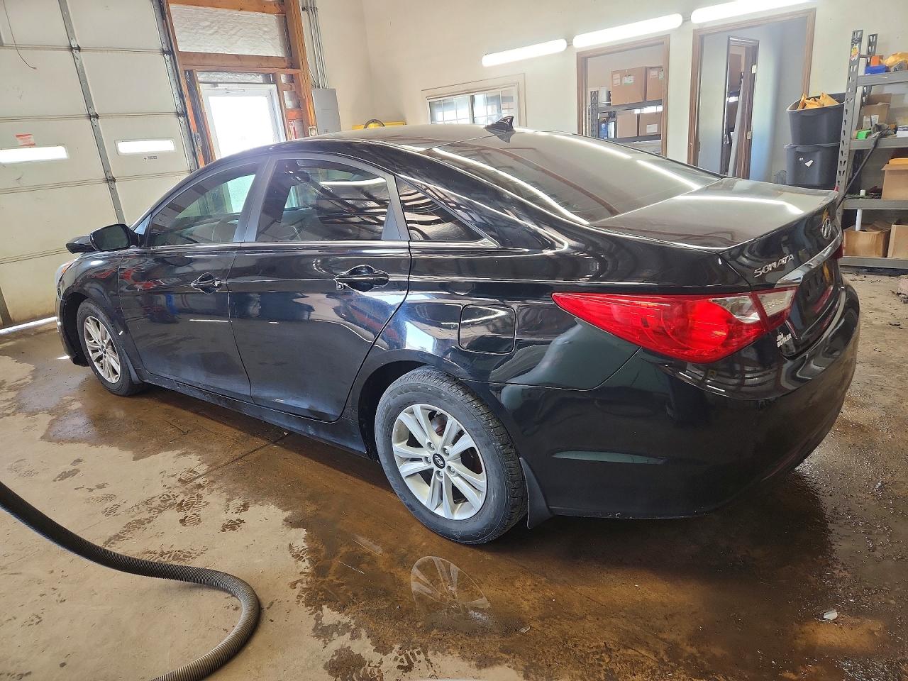 2012 HYUNDAI SONATA GLS photo 4