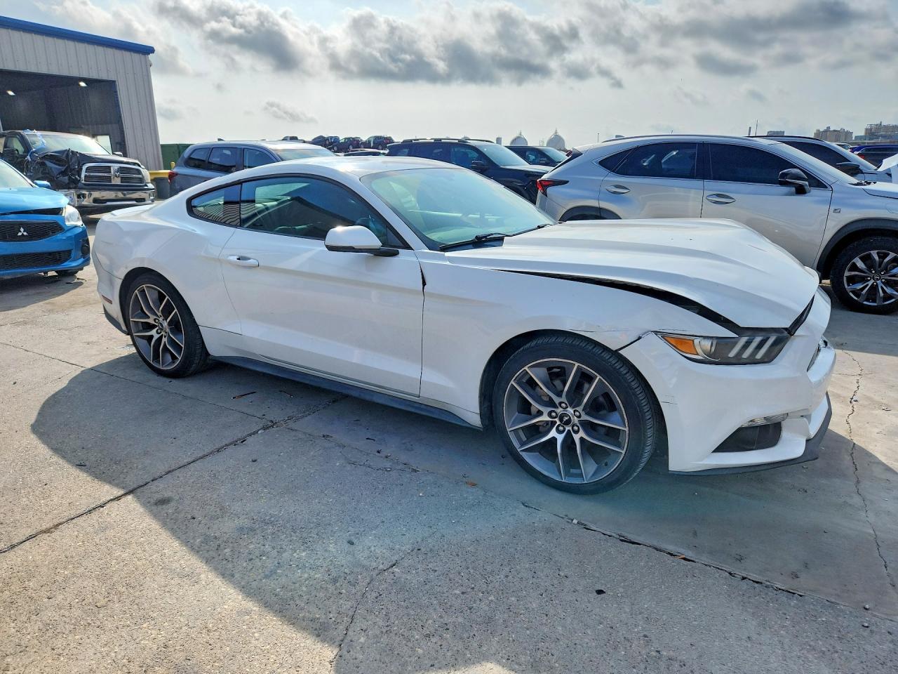 2016 FORD MUSTANG photo 7