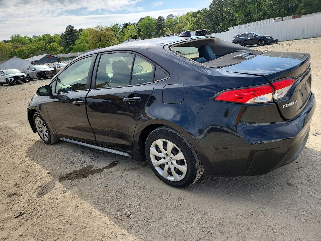 2021 TOYOTA COROLLA LE photo 4