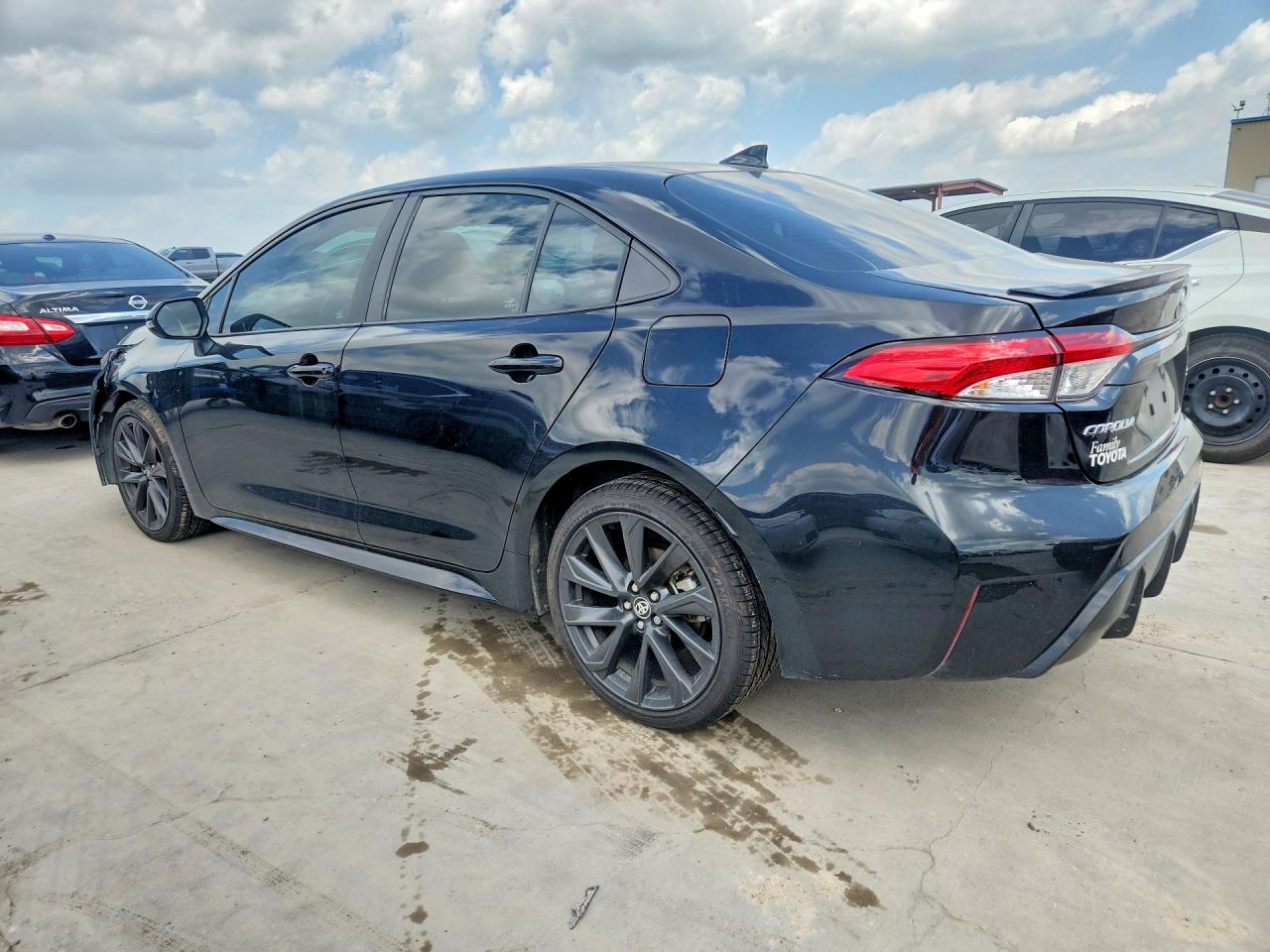 2023 TOYOTA COROLLA SE photo 2