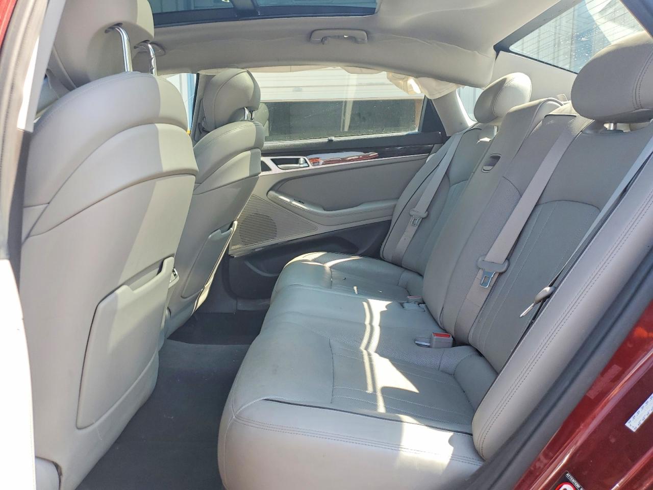 2015 HYUNDAI GENESIS 3.8L photo 19