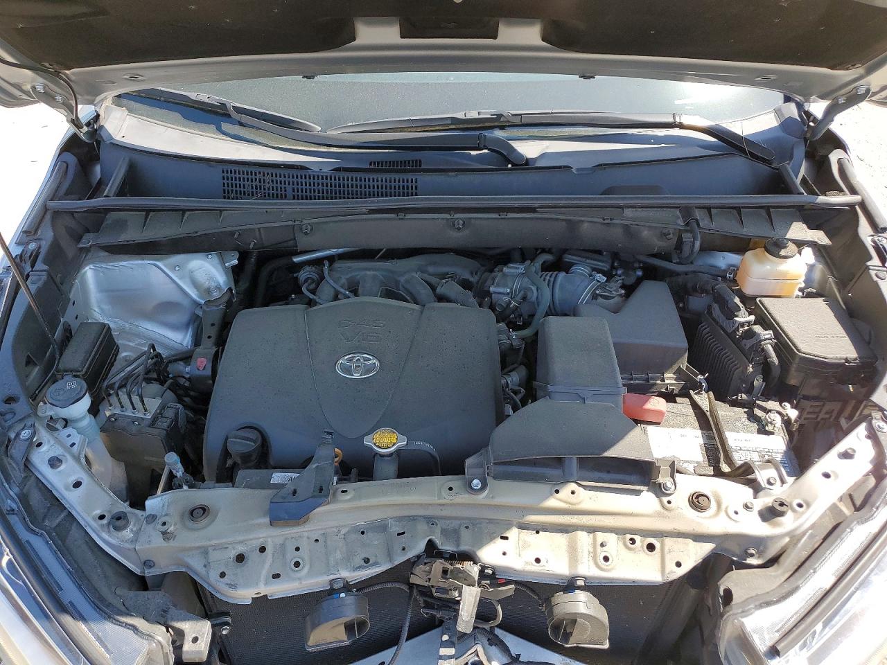 2017 TOYOTA HIGHLANDER LIMITED PLATINUM photo 12
