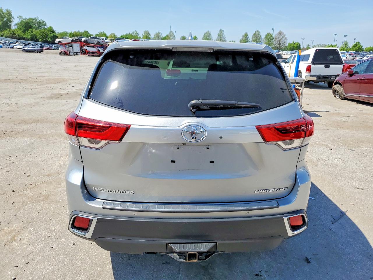 2017 TOYOTA HIGHLANDER LIMITED PLATINUM photo 6