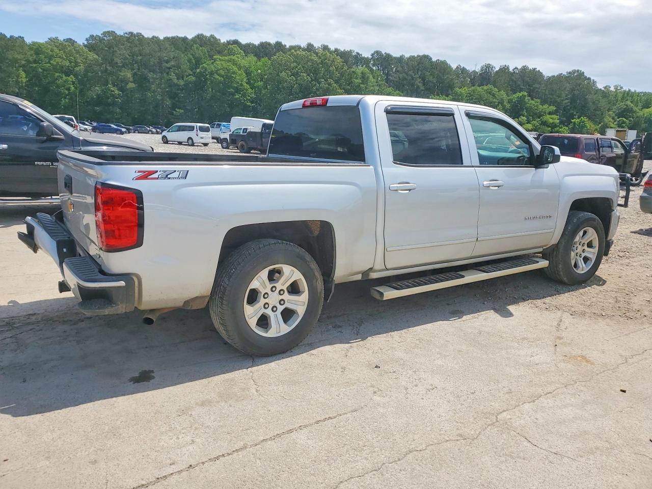 2018 CHEVROLET SILVERADO K1500 LT photo 7