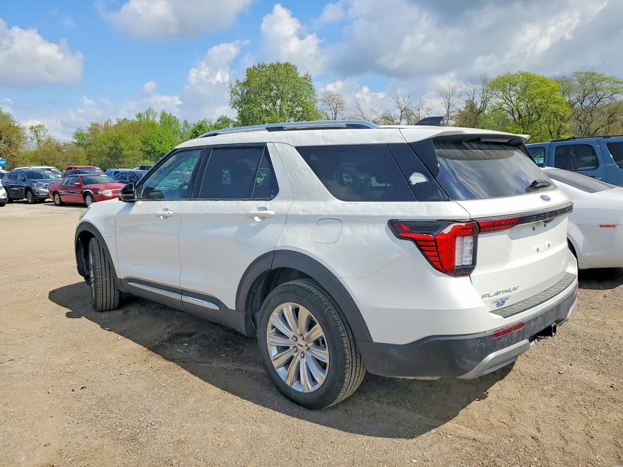 2025 FORD EXPLORER PLATINUM photo 4