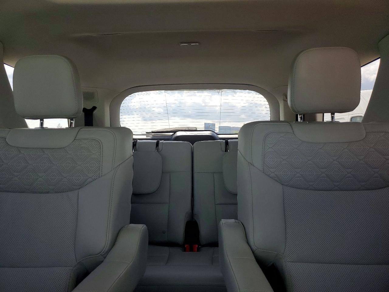 2025 FORD EXPLORER PLATINUM photo 28