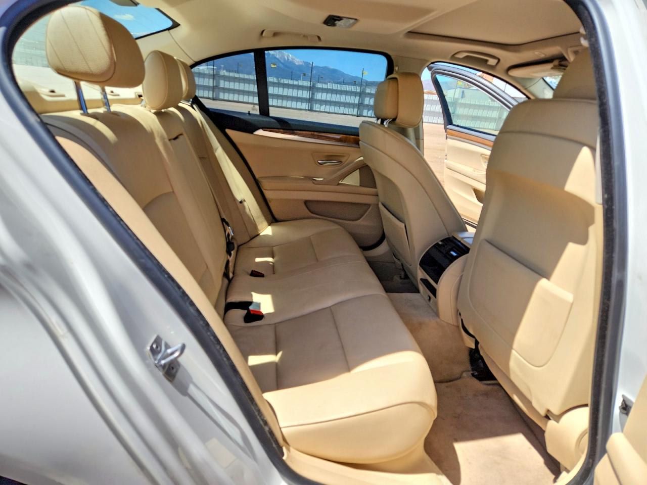 2013 BMW 528 I photo 28