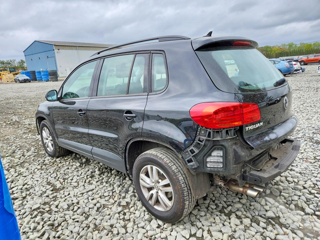 2017 VOLKSWAGEN TIGUAN S photo 4