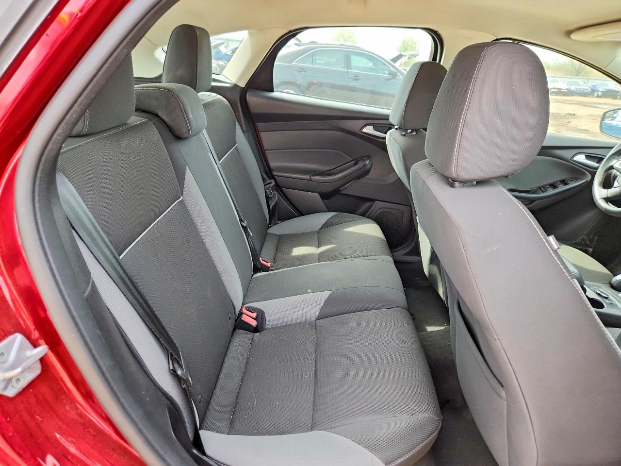 2013 FORD FOCUS SE photo 19