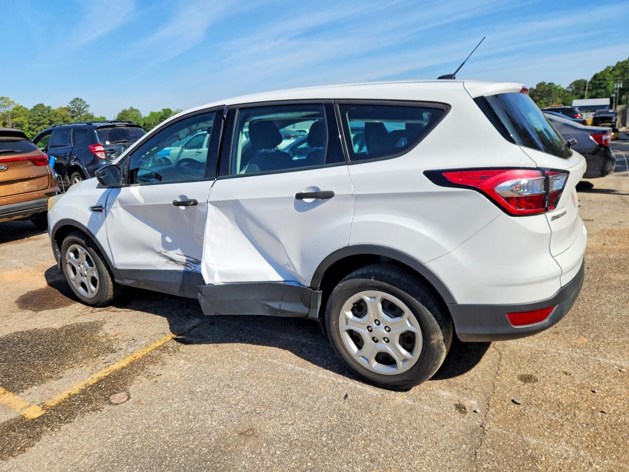 2017 FORD ESCAPE S photo 4