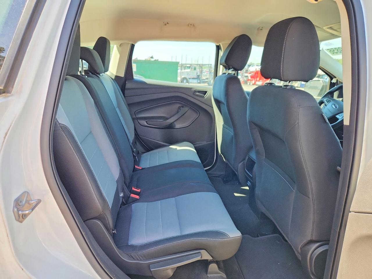 2017 FORD ESCAPE S photo 31