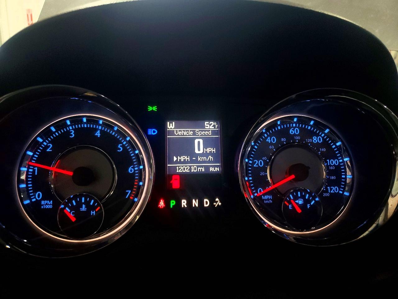 2015 CHRYSLER TOWN & COUNTRY TOURING photo 25