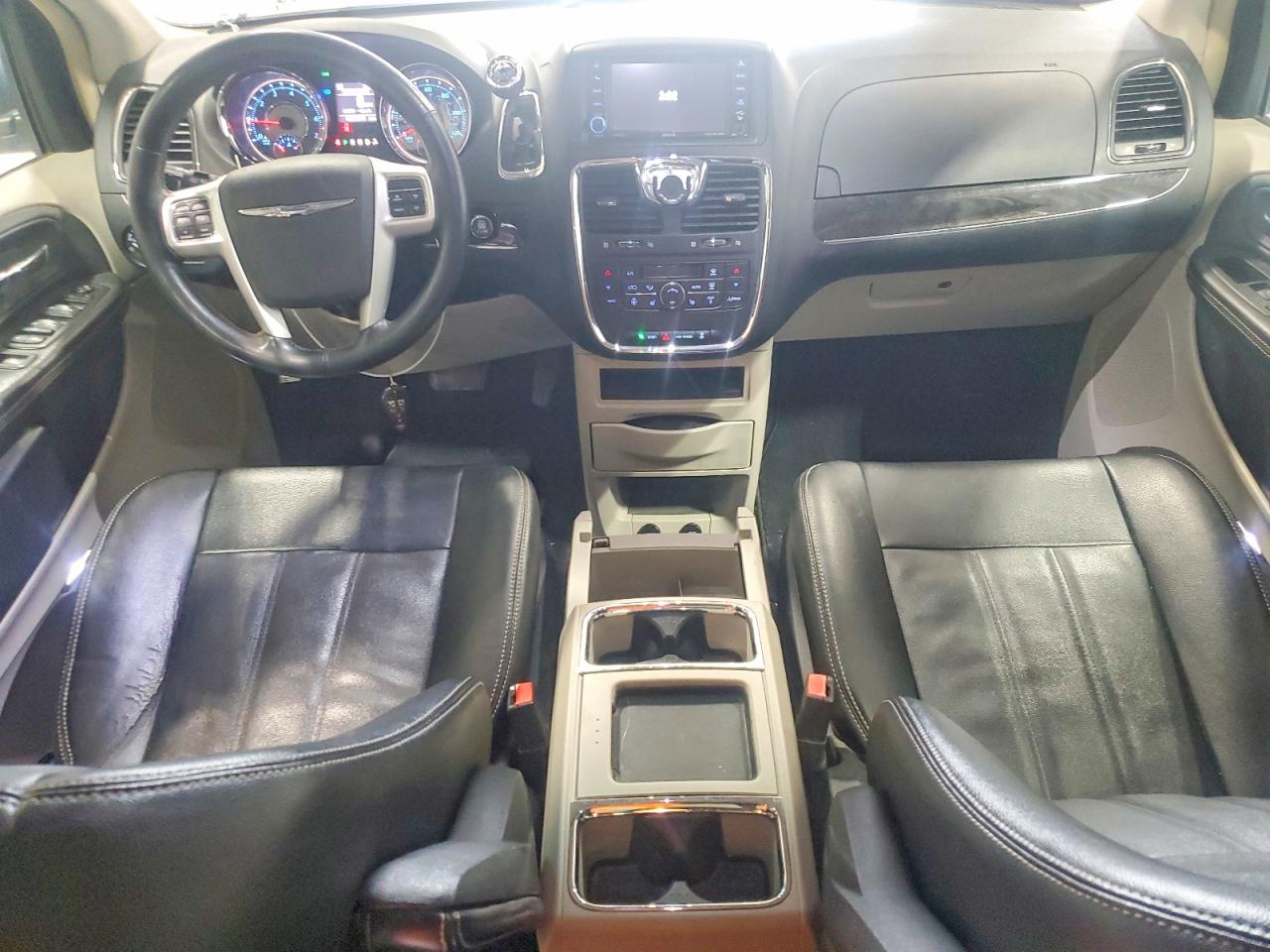 2015 CHRYSLER TOWN & COUNTRY TOURING photo 22