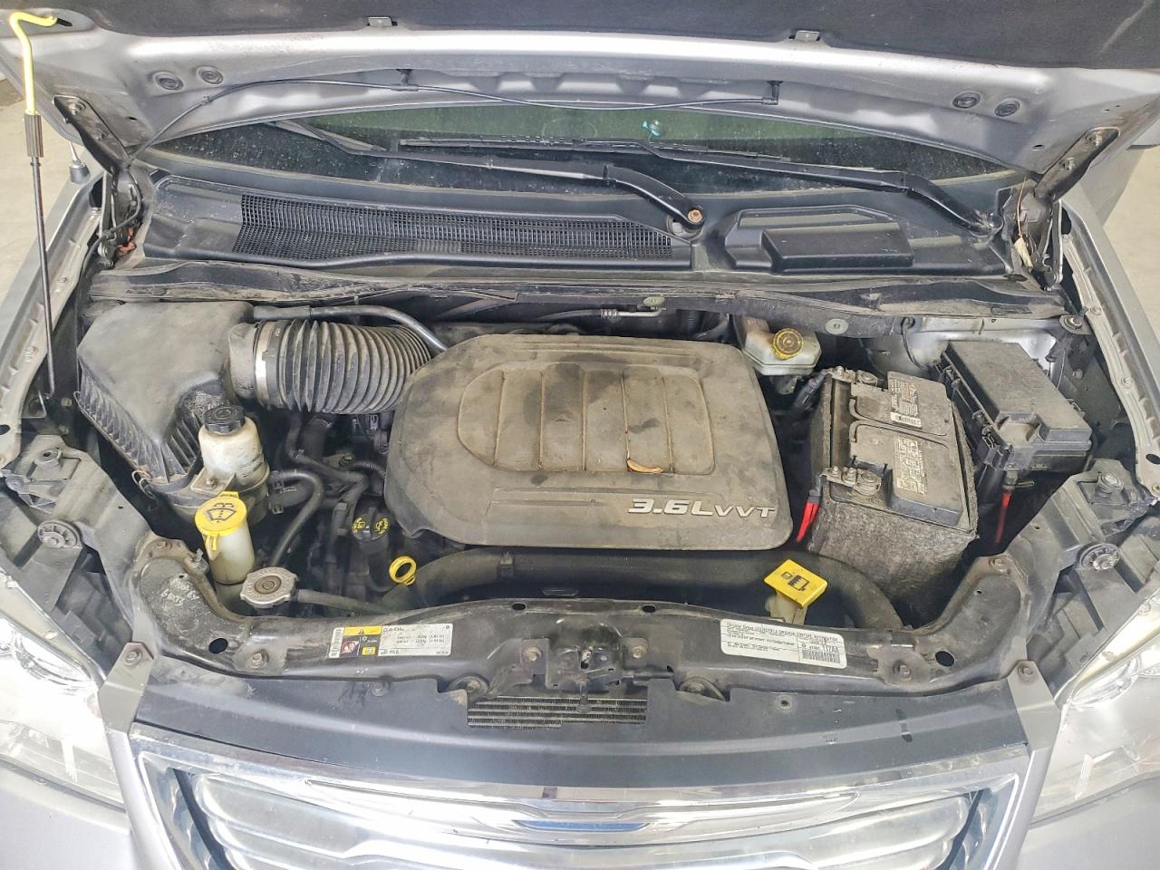 2015 CHRYSLER TOWN & COUNTRY TOURING photo 34