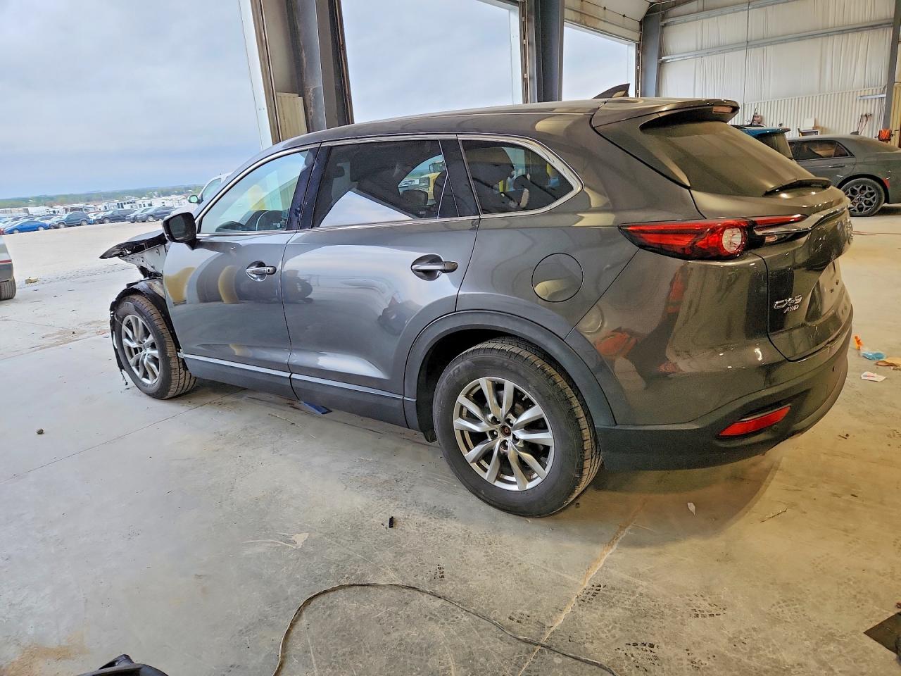 2018 MAZDA CX-9 TOURING photo 2
