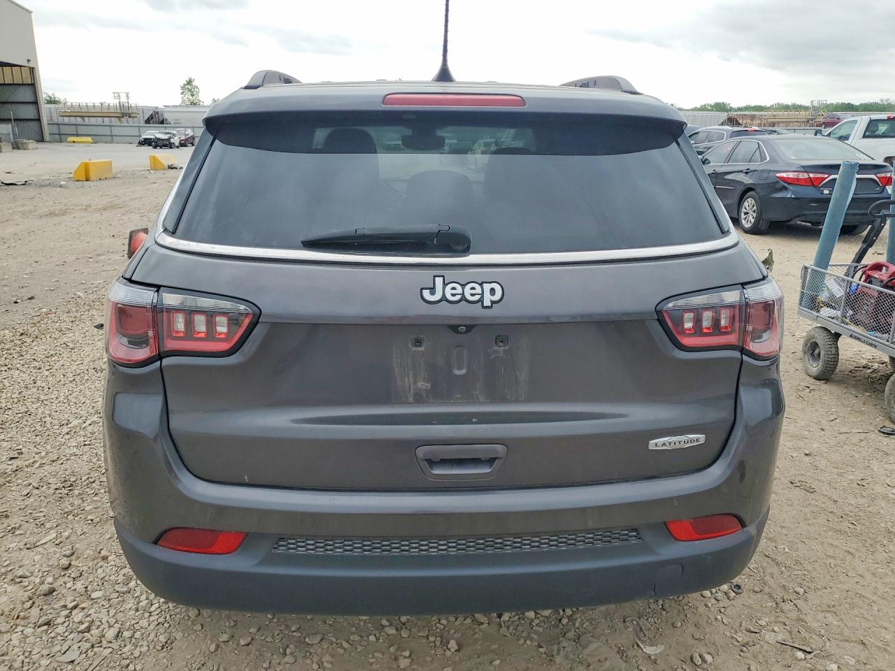 2017 JEEP COMPASS LATITUDE photo 16