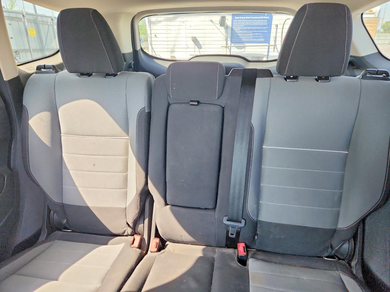 2015 FORD ESCAPE SE photo 28