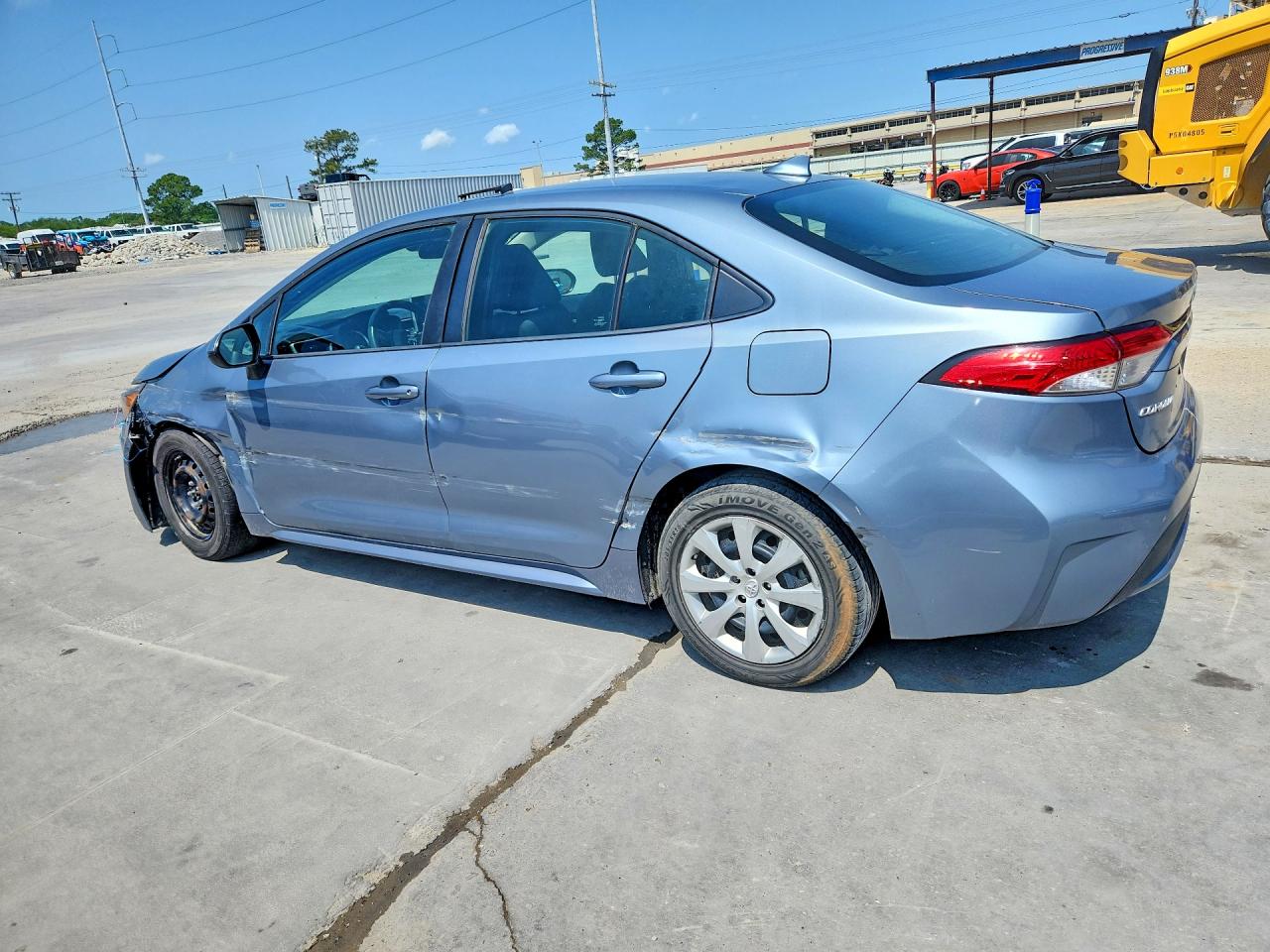 2021 TOYOTA COROLLA LE photo 3