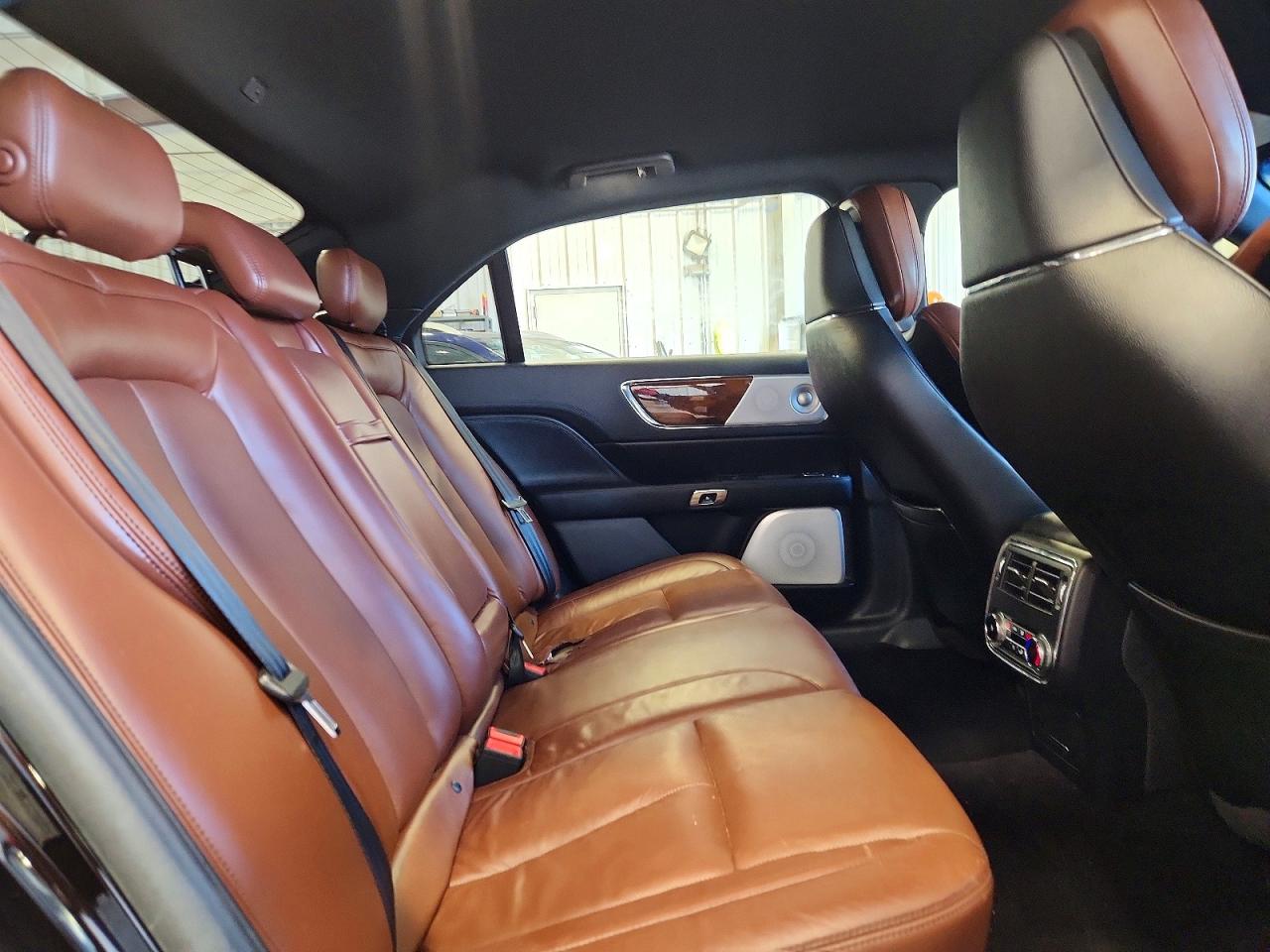2017 LINCOLN CONTINENTAL RESERVE photo 28