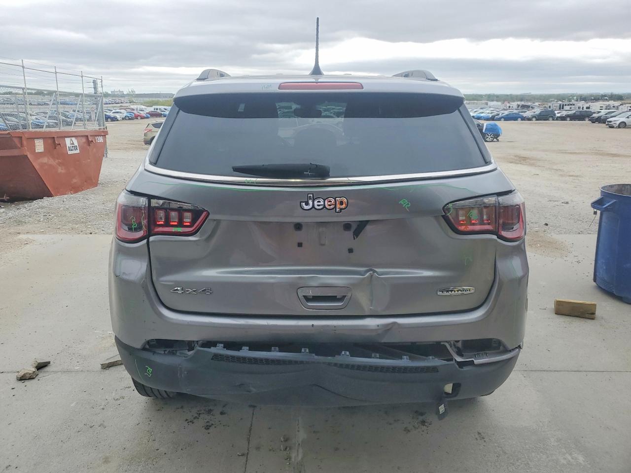 2019 JEEP COMPASS photo 11