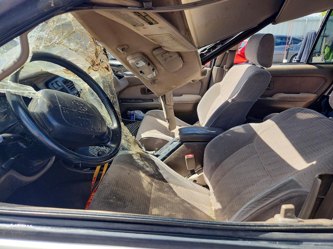 1997 TOYOTA 4RUNNER SR5 photo 6