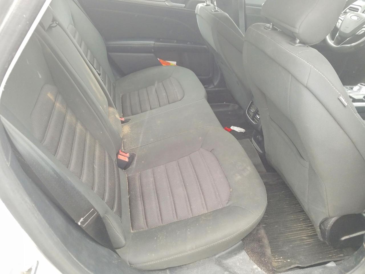 2017 FORD FUSION SE photo 19