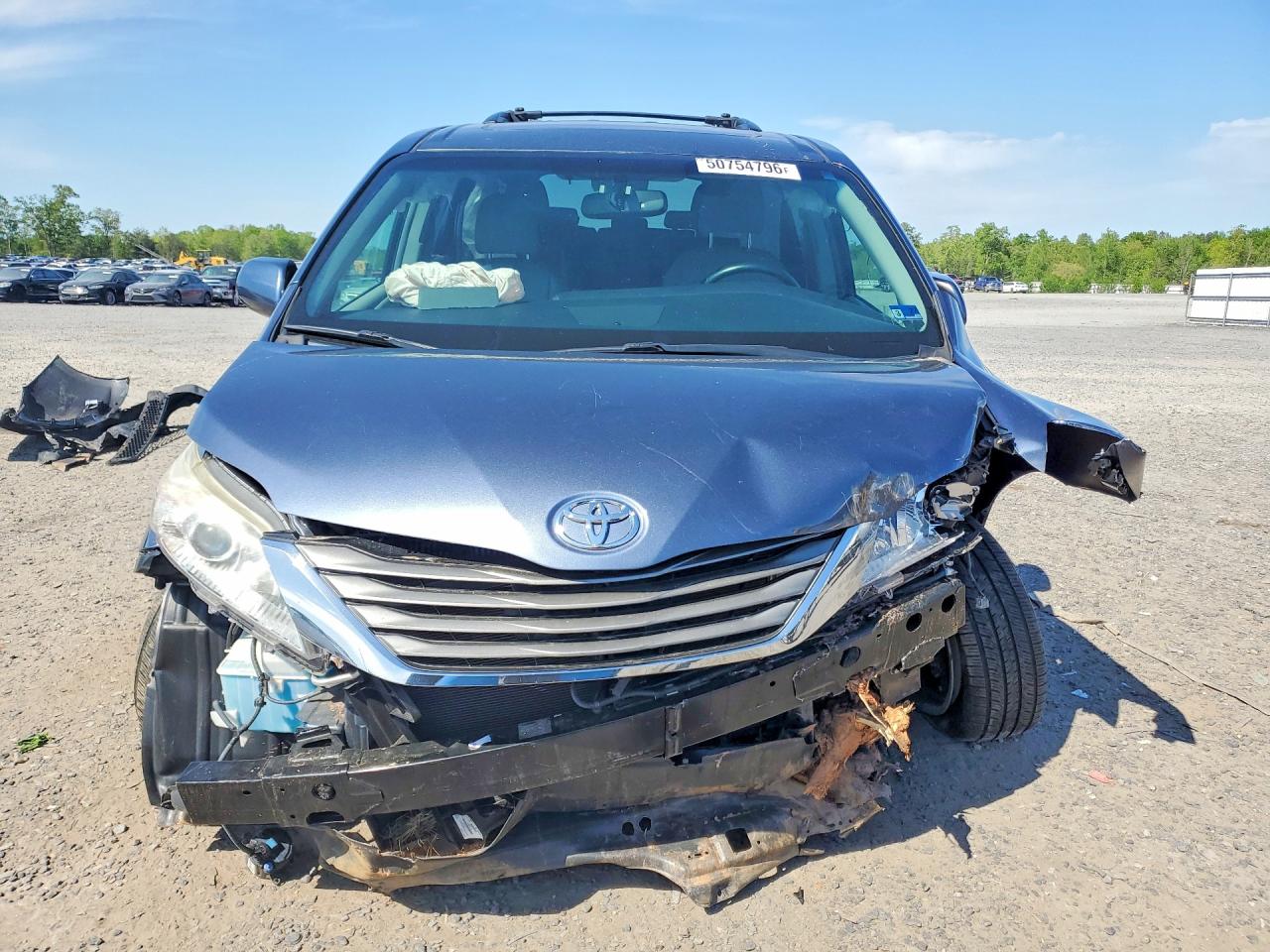 2016 TOYOTA SIENNA XLE 8-PASSENGER photo 9