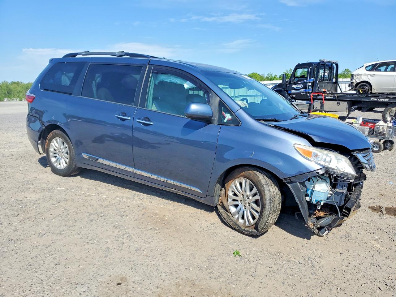 2016 TOYOTA SIENNA XLE 8-PASSENGER photo 7