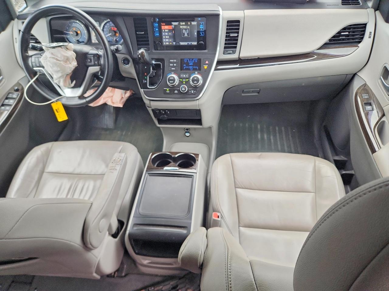 2016 TOYOTA SIENNA XLE 8-PASSENGER photo 15