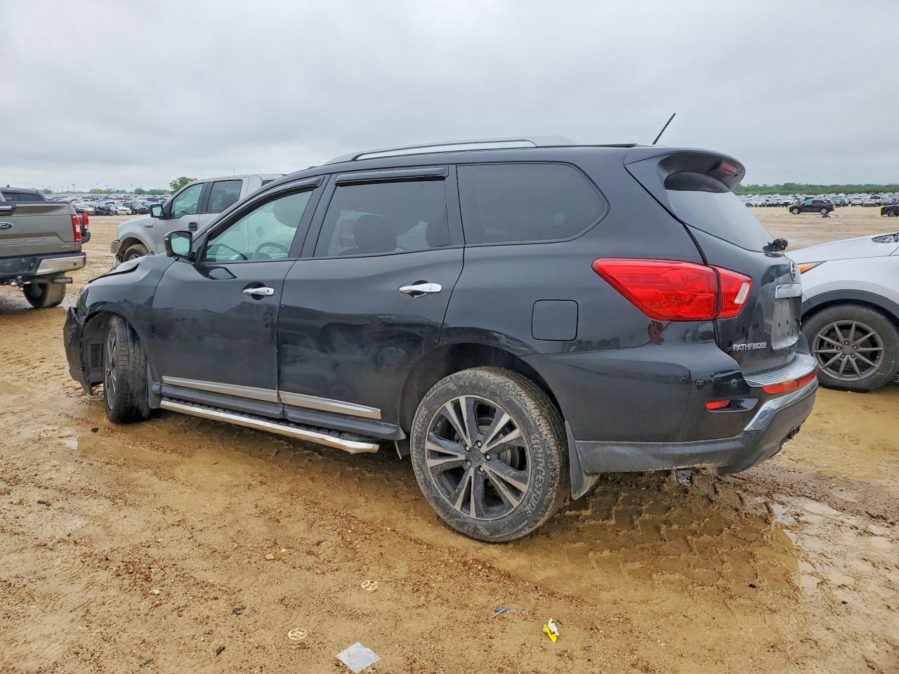 2017 NISSAN PATHFINDER PLATINUM photo 3