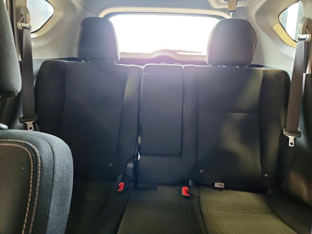 2015 TOYOTA RAV4 XLE photo 28