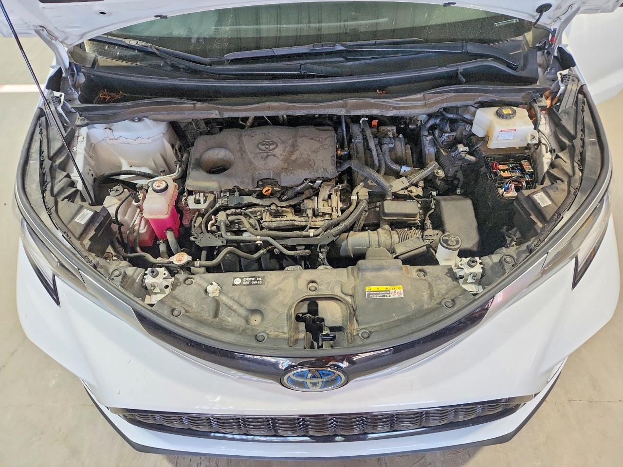 2021 TOYOTA SIENNA XSE photo 34