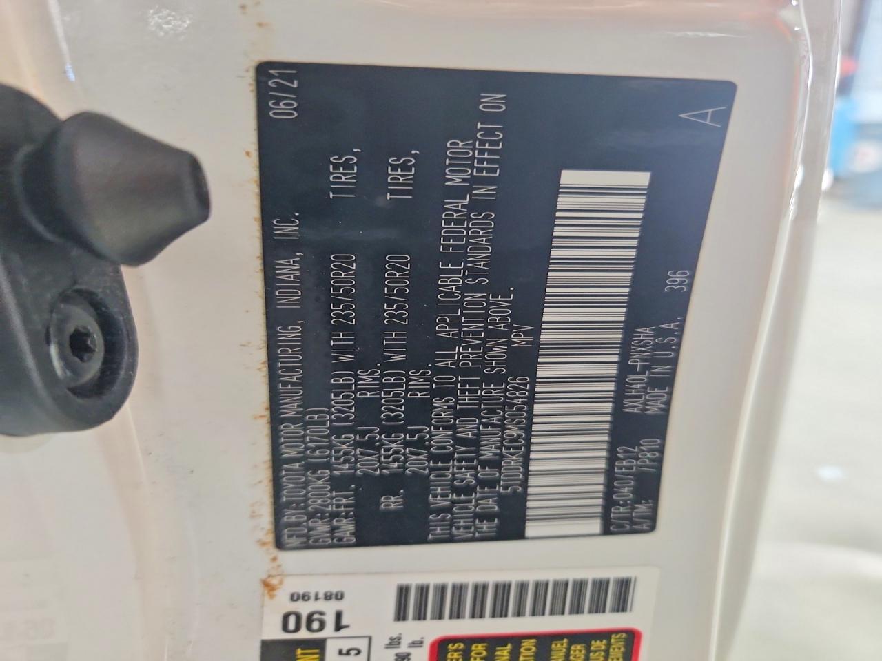 2021 TOYOTA SIENNA XSE photo 37