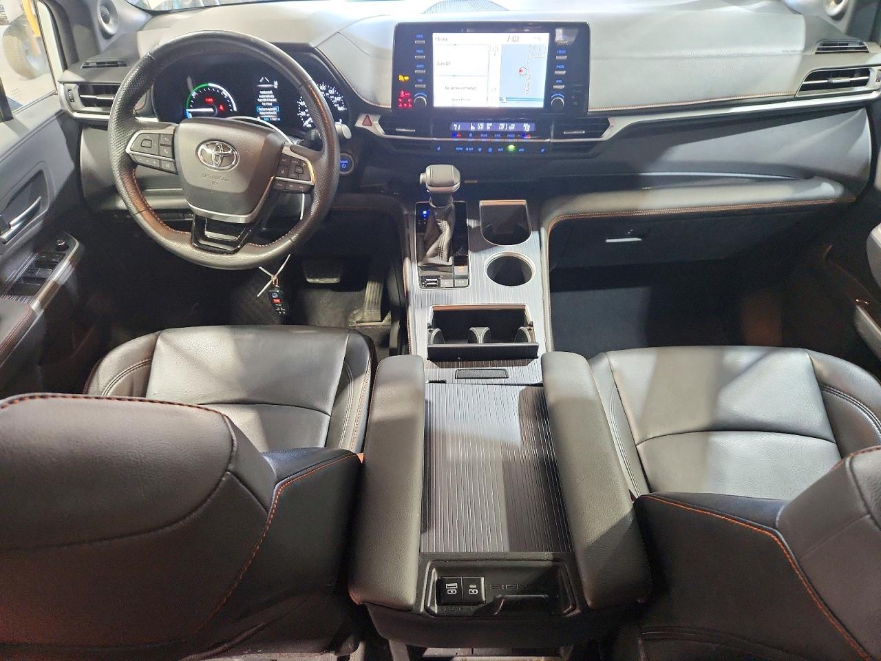 2021 TOYOTA SIENNA XSE photo 22
