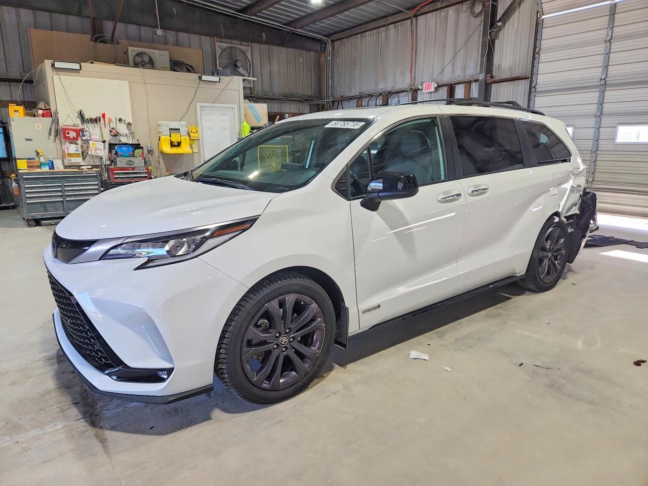 2021 TOYOTA SIENNA