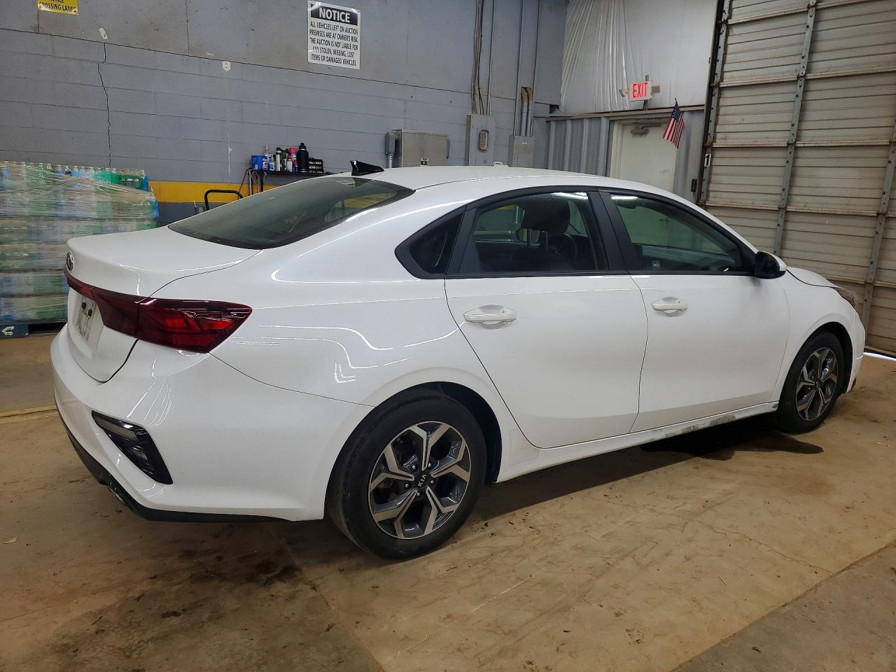 2021 KIA FORTE LXS photo 3