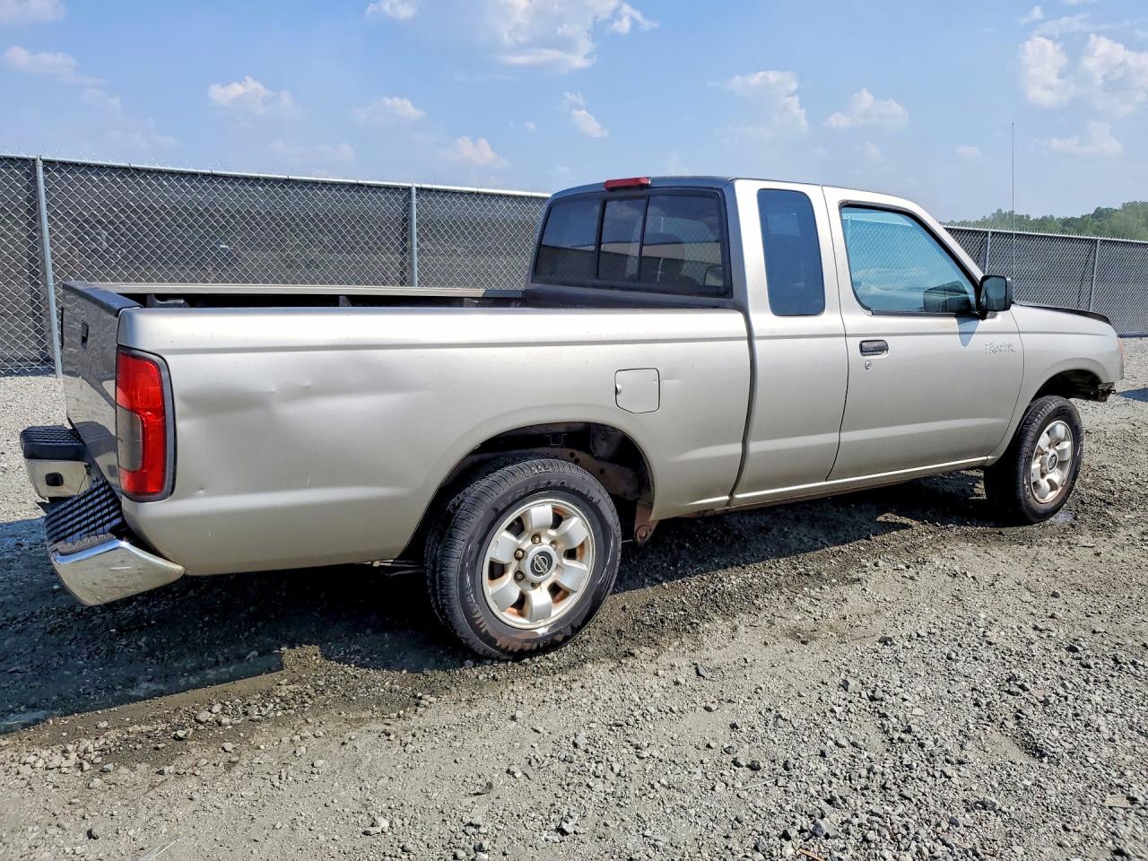 2000 NISSAN FRONTIER KING CAB XE photo 5