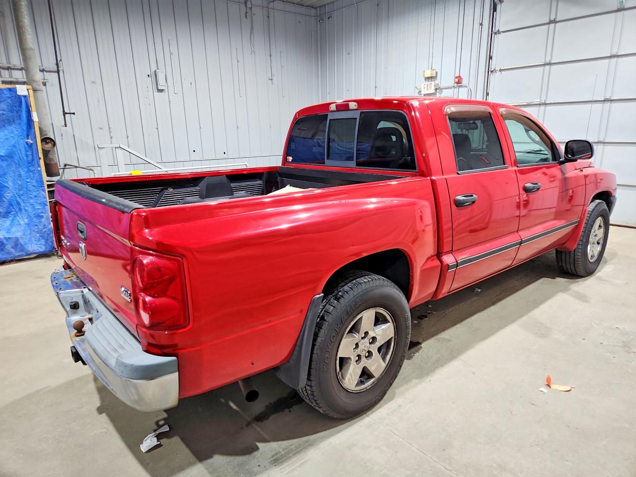 2005 DODGE DAKOTA QUAD SLT photo 5
