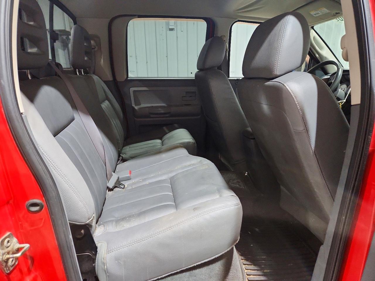 2005 DODGE DAKOTA QUAD SLT photo 19
