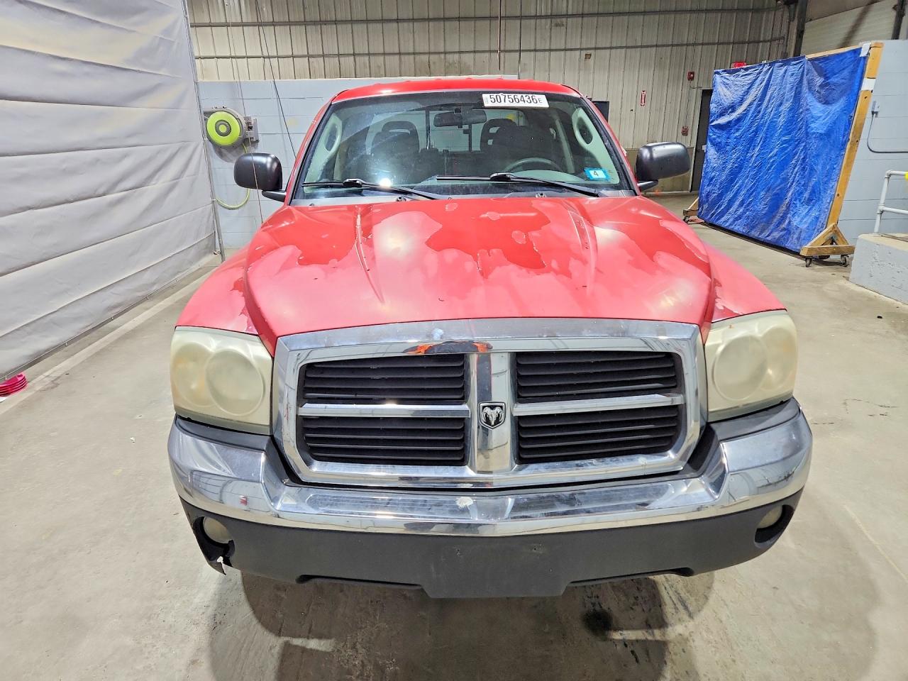 2005 DODGE DAKOTA QUAD SLT photo 9