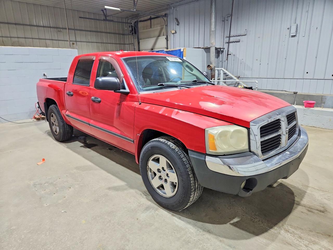 2005 DODGE DAKOTA QUAD SLT photo 7