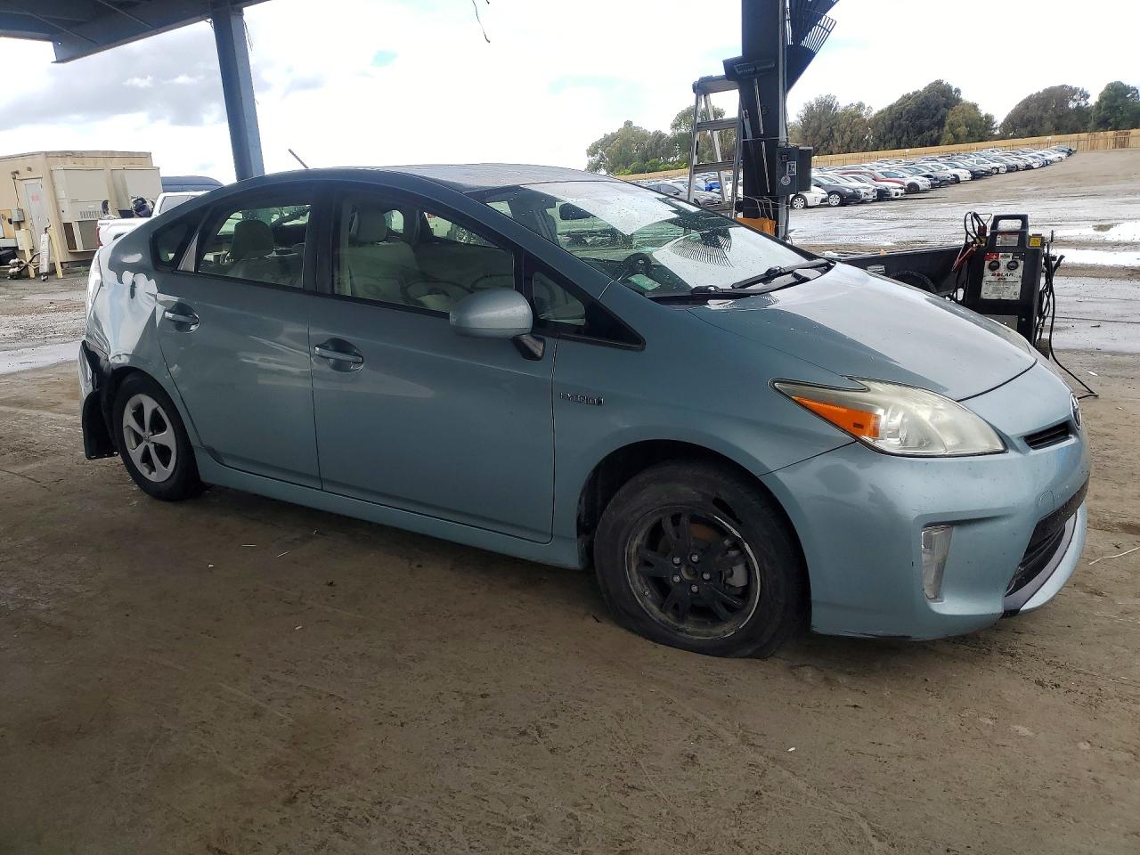 2014 TOYOTA PRIUS THREE photo 7